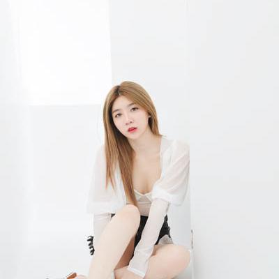 Sasi Ngiunwan Transparent Shirt and Short Pants - 11