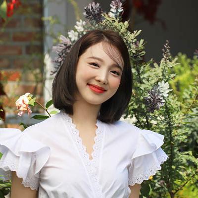 TWICE - 9th Mini Album “MORE &amp; MORE” Jacket Shooting 01