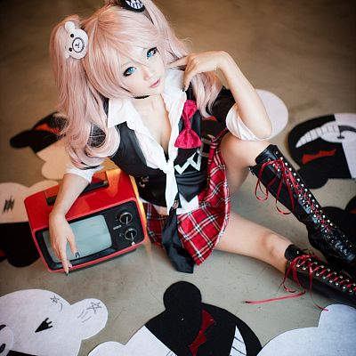 [Aza miyuko] Junko (Danganropa) (Enoshima shield child) by AZA 14