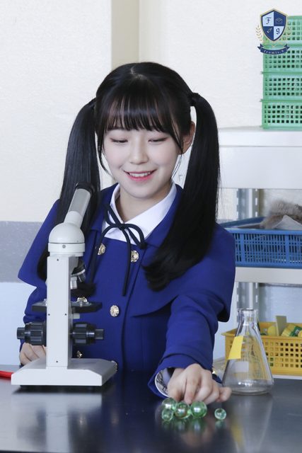 Fromis 9 - 1st Mini Album [To. Heart] Behind – photo 4