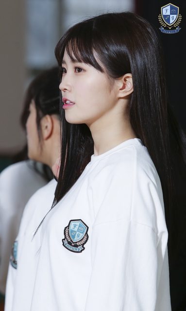Fromis 9 - 1st Mini Album [To. Heart] Behind – photo 37