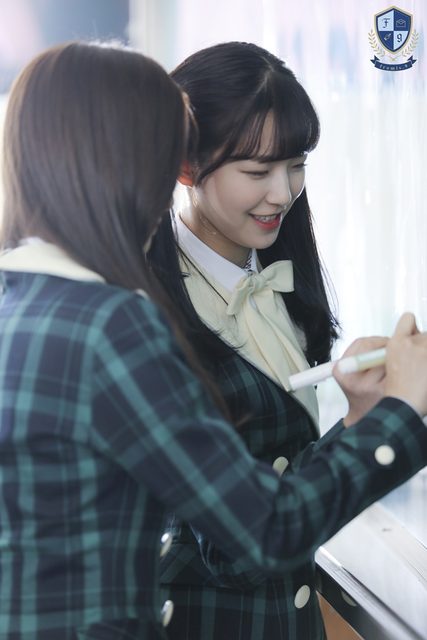 Fromis 9 - 1st Mini Album [To. Heart] Behind – photo 45