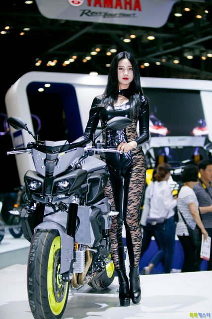 Han Yu Ri｜한유리 - Busan International Motor Show – photo 34