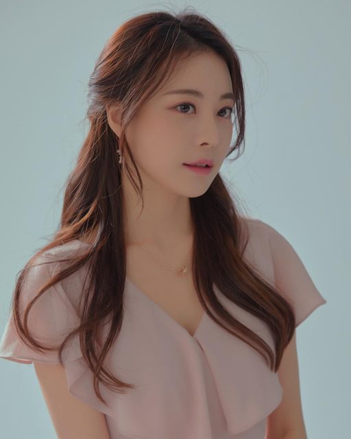 Kim Min Young - 김민영 2 – photo 2