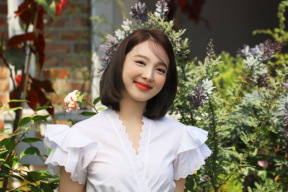 TWICE - 9th Mini Album “MORE & MORE” Jacket Shooting – photo 1
