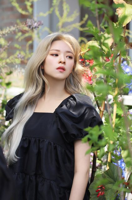 TWICE - 9th Mini Album “MORE & MORE” Jacket Shooting – photo 2
