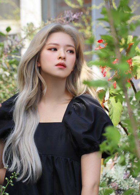 TWICE - 9th Mini Album “MORE & MORE” Jacket Shooting – photo 13