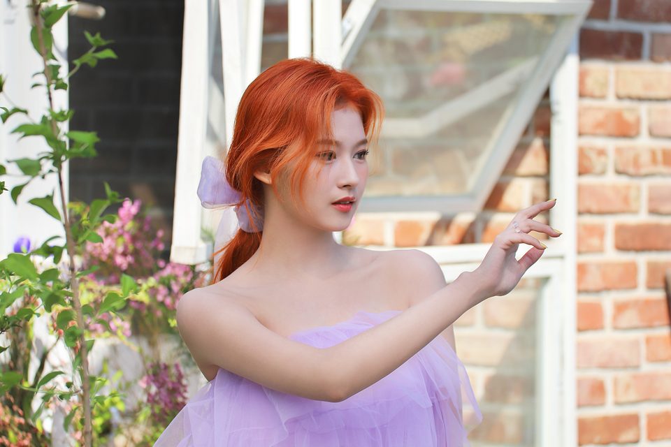 TWICE - 9th Mini Album “MORE & MORE” Jacket Shooting – photo 17