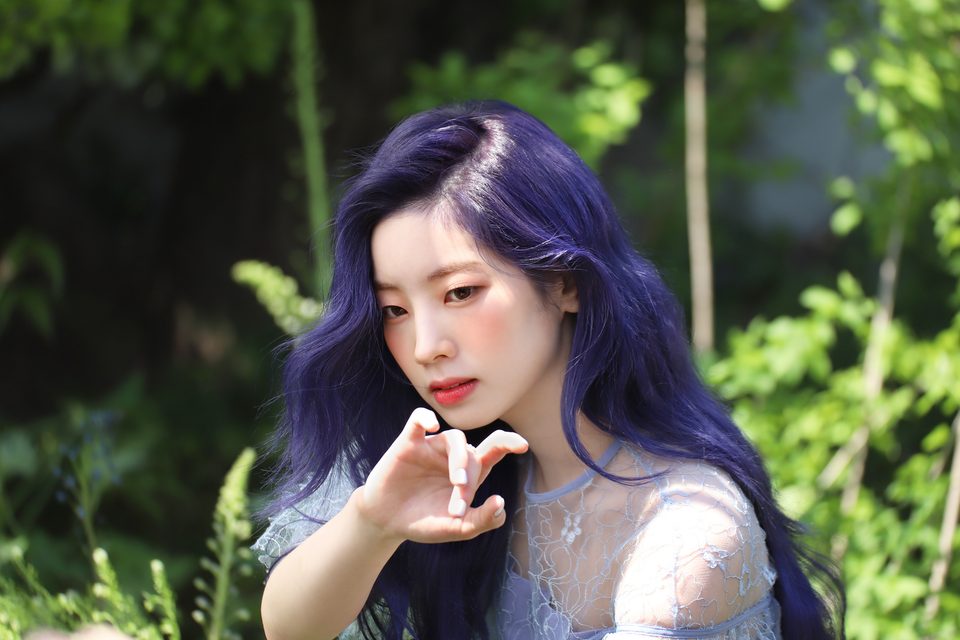 TWICE - 9th Mini Album “MORE & MORE” Jacket Shooting – photo 23