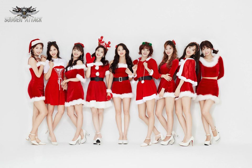 TWICE - Sudden Attack Santa Girls – photo 11