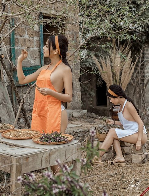 2 cô gái sexy - quyến rũ trong thung thũng với yếm – photo 5