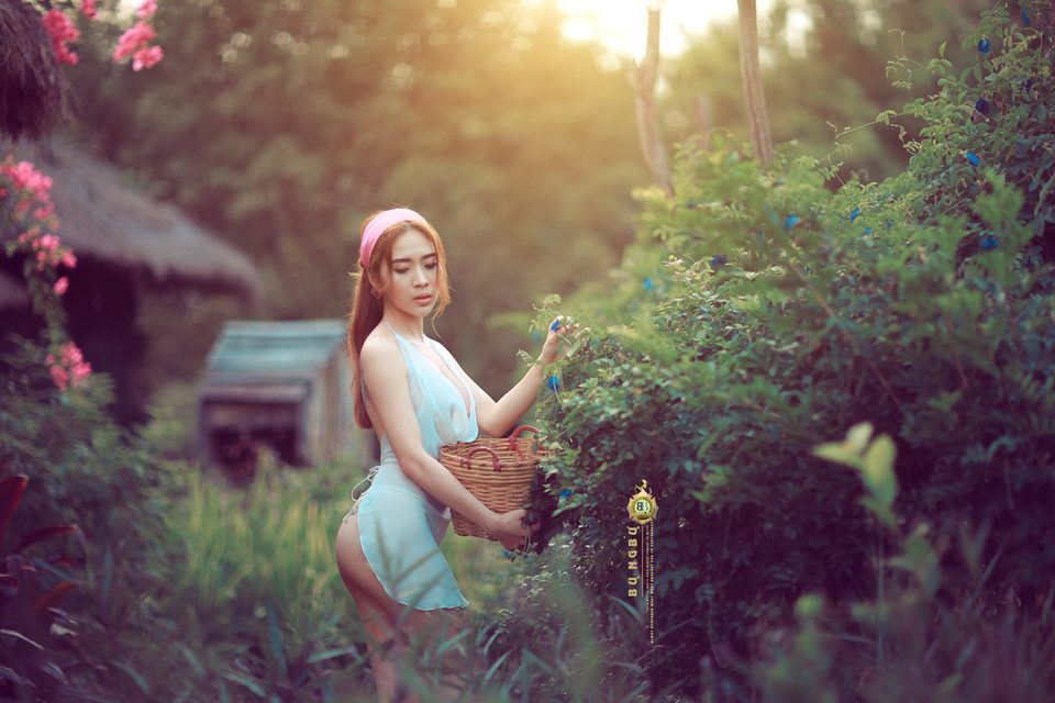 2 cô gái sexy - quyến rũ trong thung thũng với yếm – photo 28