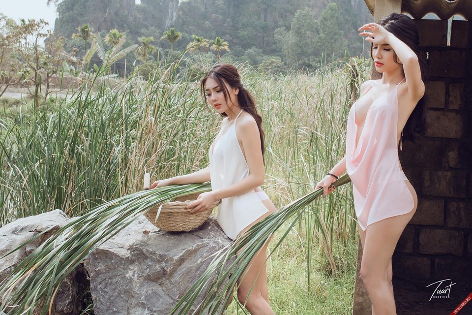 2 cô gái sexy - quyến rũ trong thung thũng với yếm – photo 36