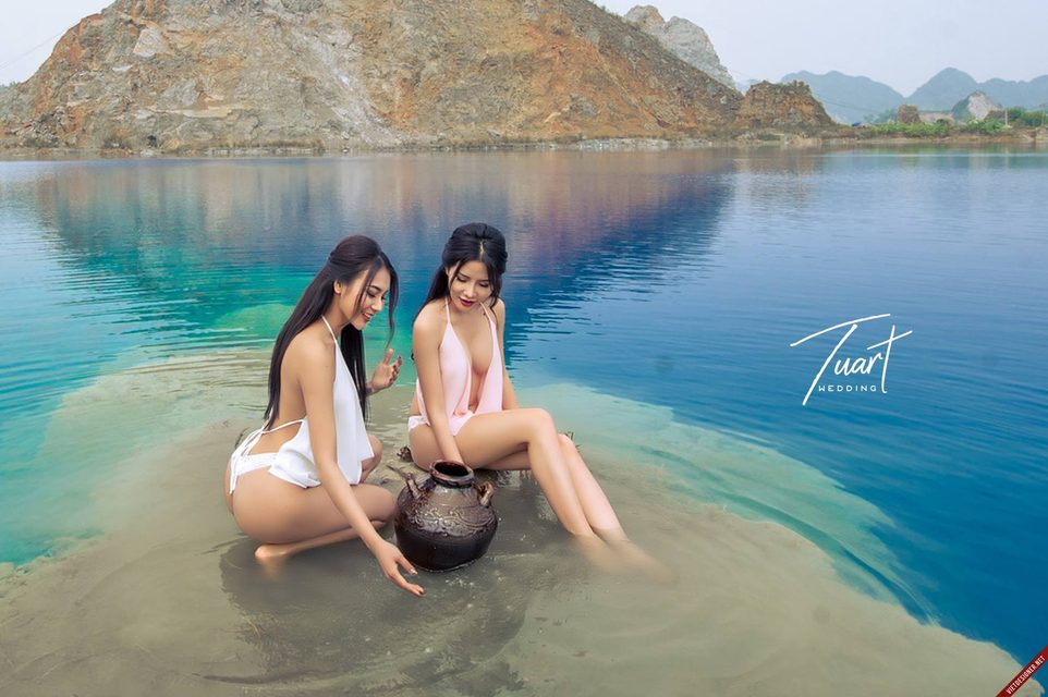 2 cô gái sexy - quyến rũ trong thung thũng với yếm – photo 46