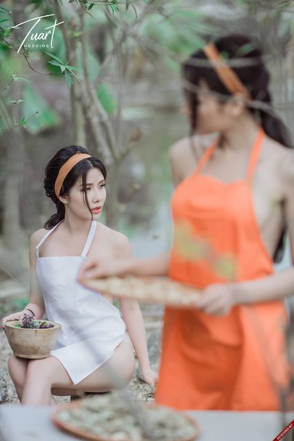 2 cô gái sexy - quyến rũ trong thung thũng với yếm – photo 100