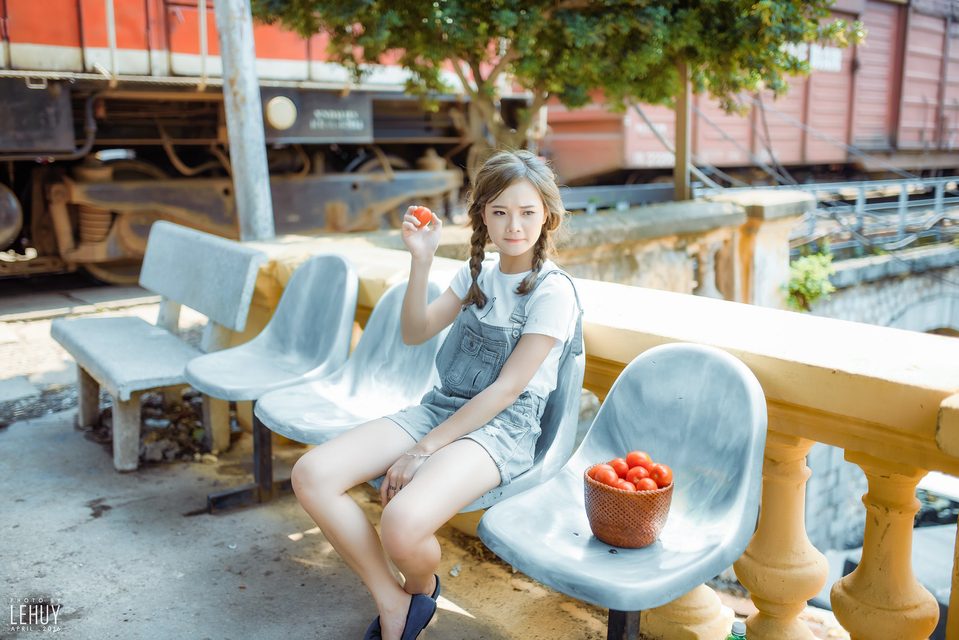 Gái xinh bên giỏ cà chua – photo 22
