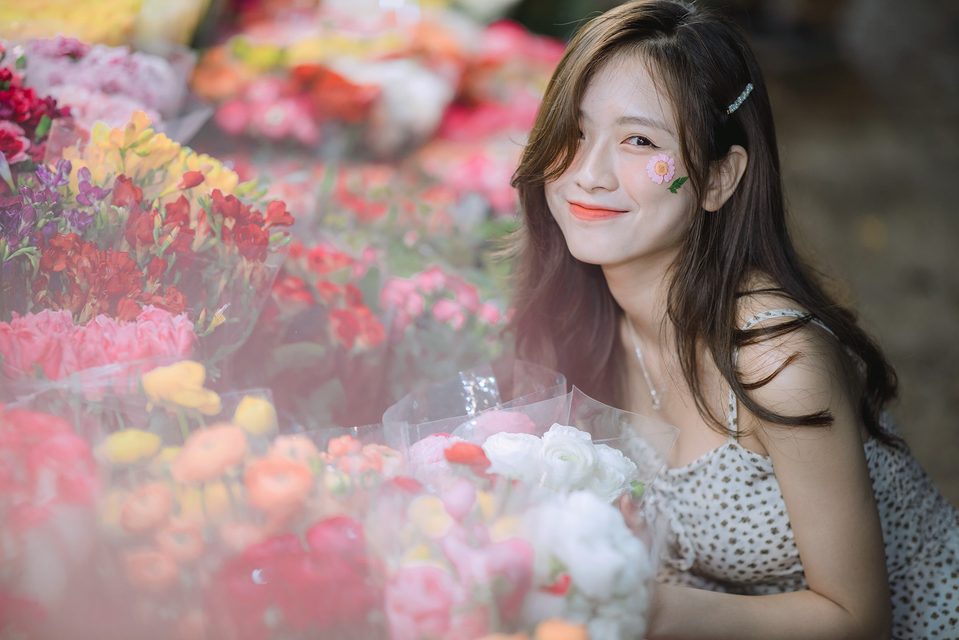 Hoài Linh - Tản bộ trên cánh đường hoa – photo 4