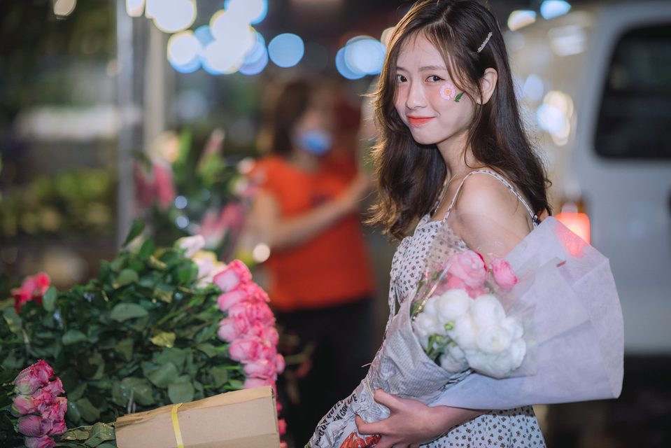 Hoài Linh - Tản bộ trên cánh đường hoa – photo 8