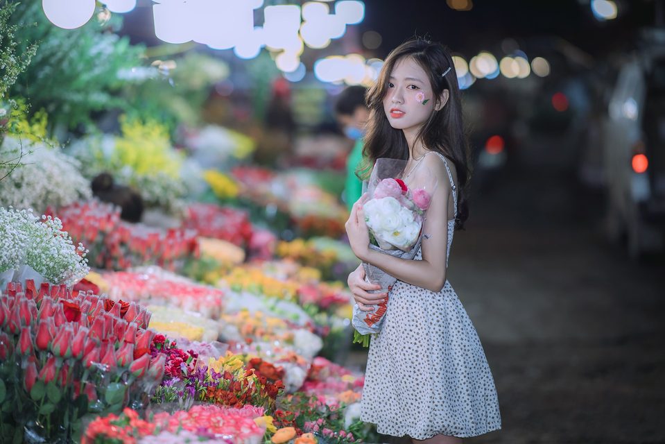 Hoài Linh - Tản bộ trên cánh đường hoa – photo 9