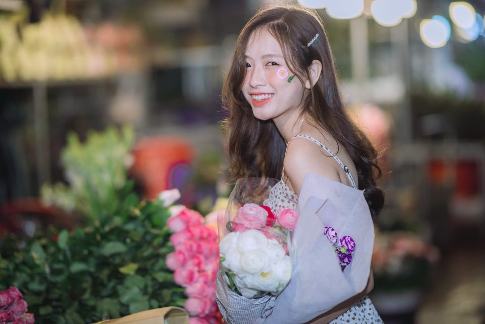 Hoài Linh - Tản bộ trên cánh đường hoa – photo 12