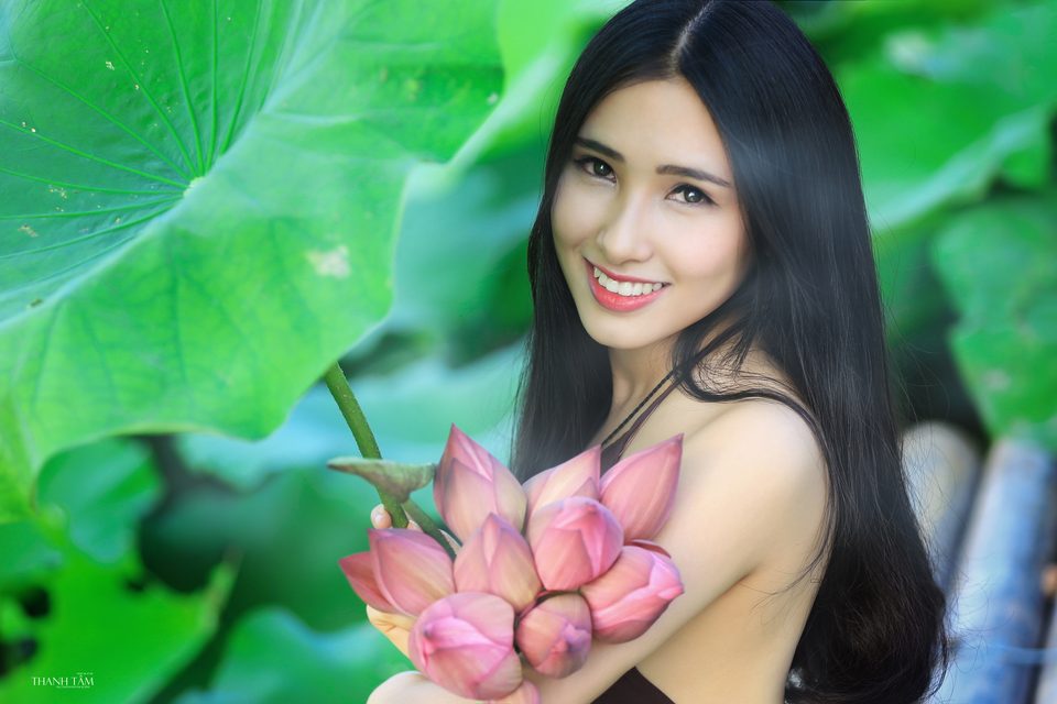 Hồng Rubyshi - Cô gái và hoa sen – photo 7