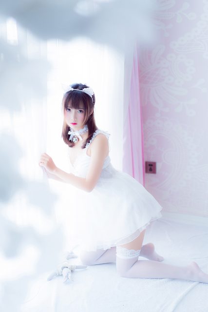Bộ Đồ Ngủ Màu Trắng - 吊带白睡衣 – photo 7