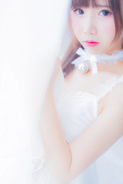 Bộ Đồ Ngủ Màu Trắng - 吊带白睡衣 – photo 21