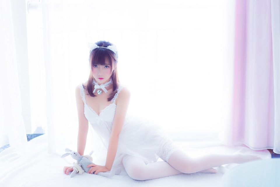Bộ Đồ Ngủ Màu Trắng - 吊带白睡衣 – photo 22