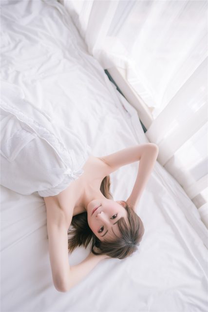 Cô Gái Quyến Rũ Trong Khăn Tắm - 纯白浴巾 – photo 14