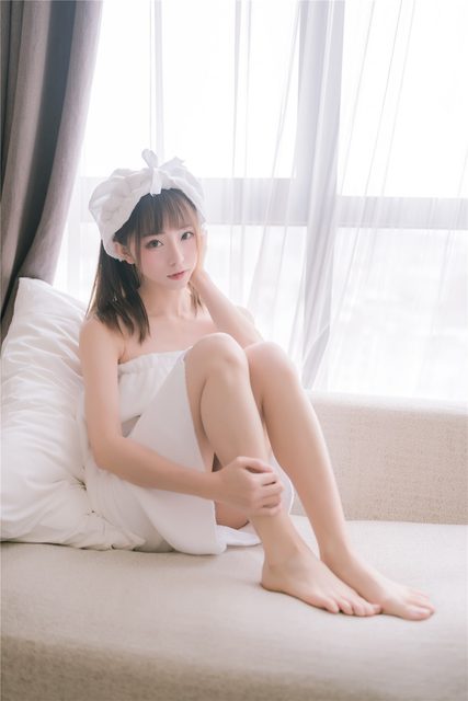Cô Gái Quyến Rũ Trong Khăn Tắm - 纯白浴巾 – photo 25