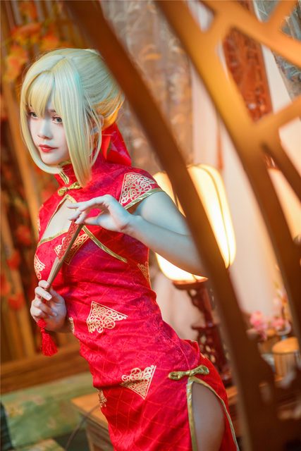 Em Gái Và Sườn Xám Đỏ - 妹妹和红色旗袍 – photo 11