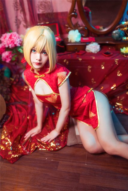 Em Gái Và Sườn Xám Đỏ - 妹妹和红色旗袍 – photo 16
