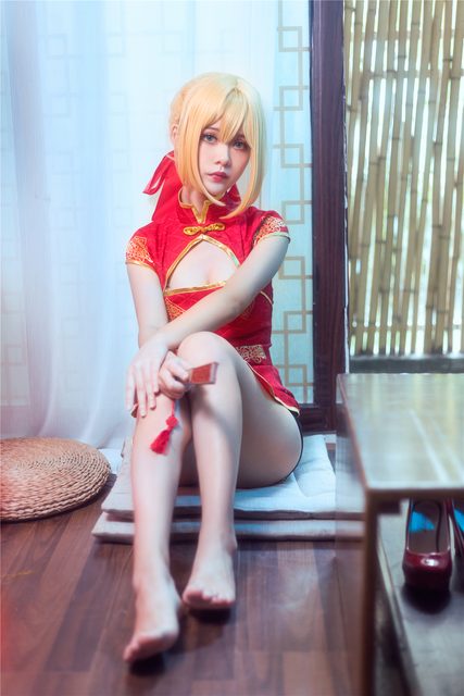 Em Gái Và Sườn Xám Đỏ - 妹妹和红色旗袍 – photo 26