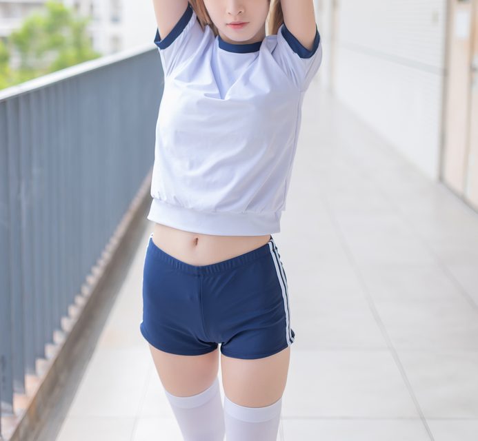Mặc Đồ Thể Dục Trước Lớp Học - 在教室门前穿体操服 – photo 8