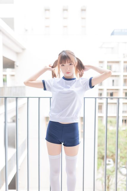 Mặc Đồ Thể Dục Trước Lớp Học - 在教室门前穿体操服 – photo 10