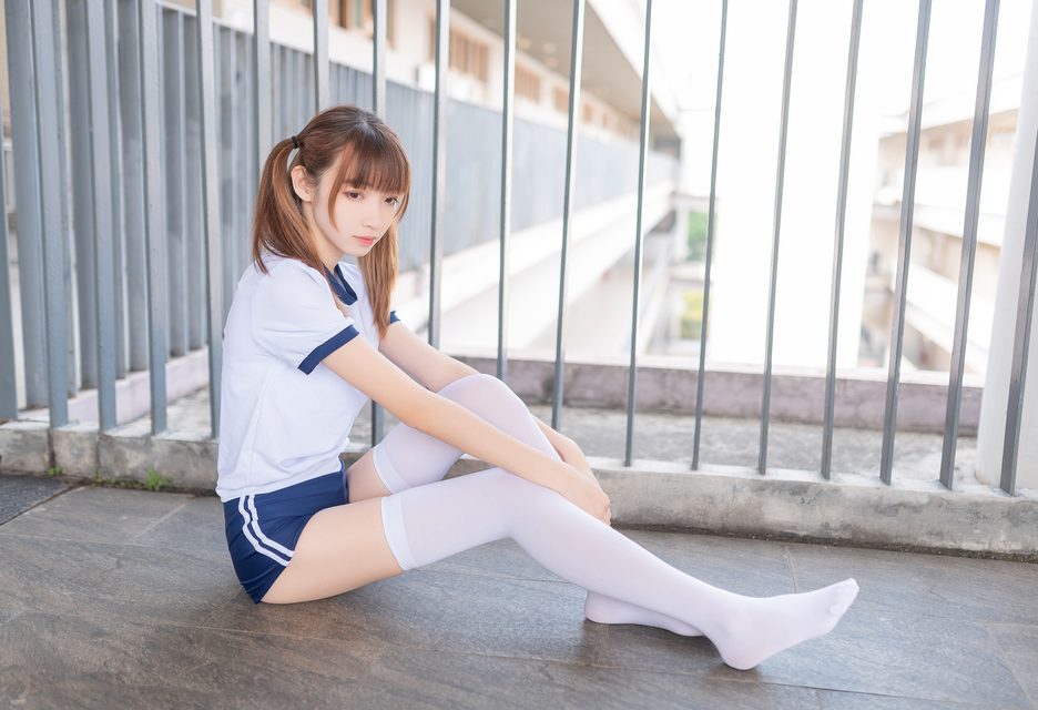 Mặc Đồ Thể Dục Trước Lớp Học - 在教室门前穿体操服 – photo 11