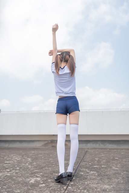 Mặc Đồ Thể Dục Trước Lớp Học - 在教室门前穿体操服 – photo 32