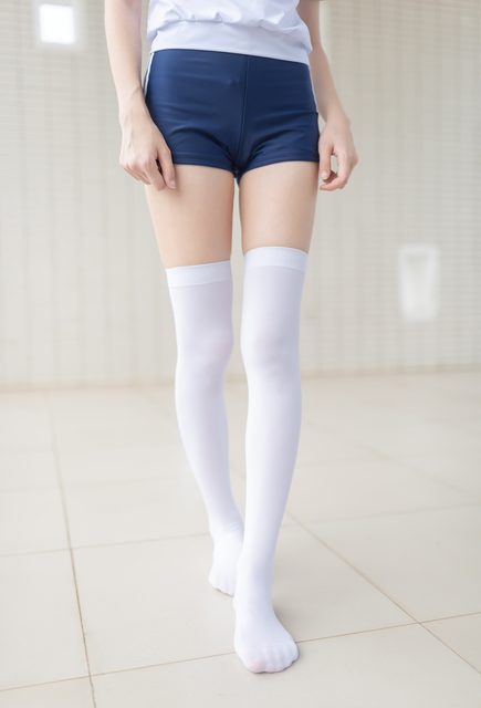 Mặc Đồ Thể Dục Trước Lớp Học - 在教室门前穿体操服 – photo 36