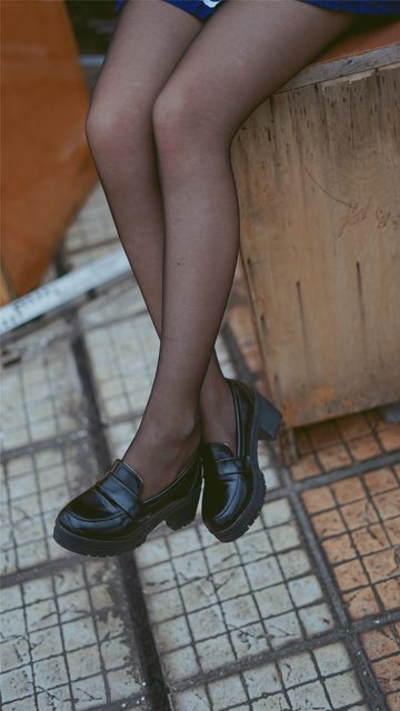 Tất Dài Chỉ Đen - 黑丝赛高 – photo 3