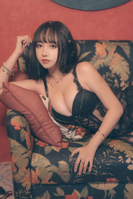 Quá Kỳ Mễ Tuyến Miêu - 过期米线线喵 - 6點半的月亮 – photo 39
