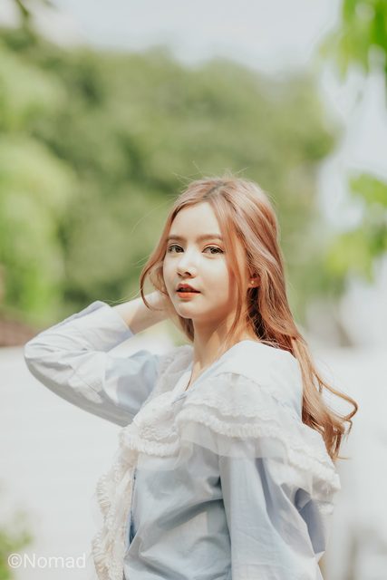 Aintoaon Nantawong   Pretty little Brunette girl smiling – ảnh 5