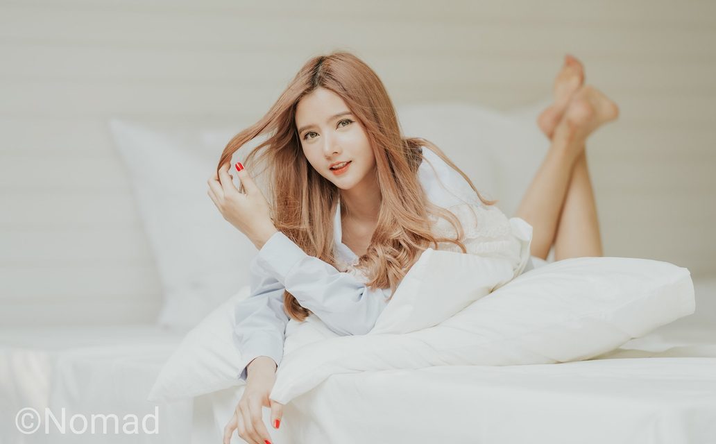 Aintoaon Nantawong   Pretty little Brunette girl smiling – ảnh 7
