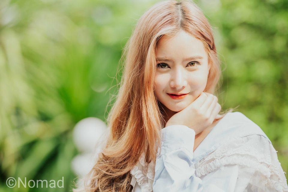Aintoaon Nantawong   Pretty little Brunette girl smiling – ảnh 25