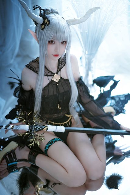 Nam Cung - 南宫 Arknights Shining [Coral Coast] – photo 1