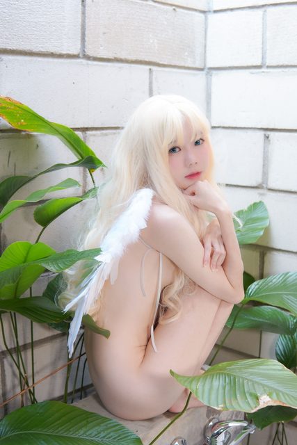 Sally Dorasnow - Filo – photo 1