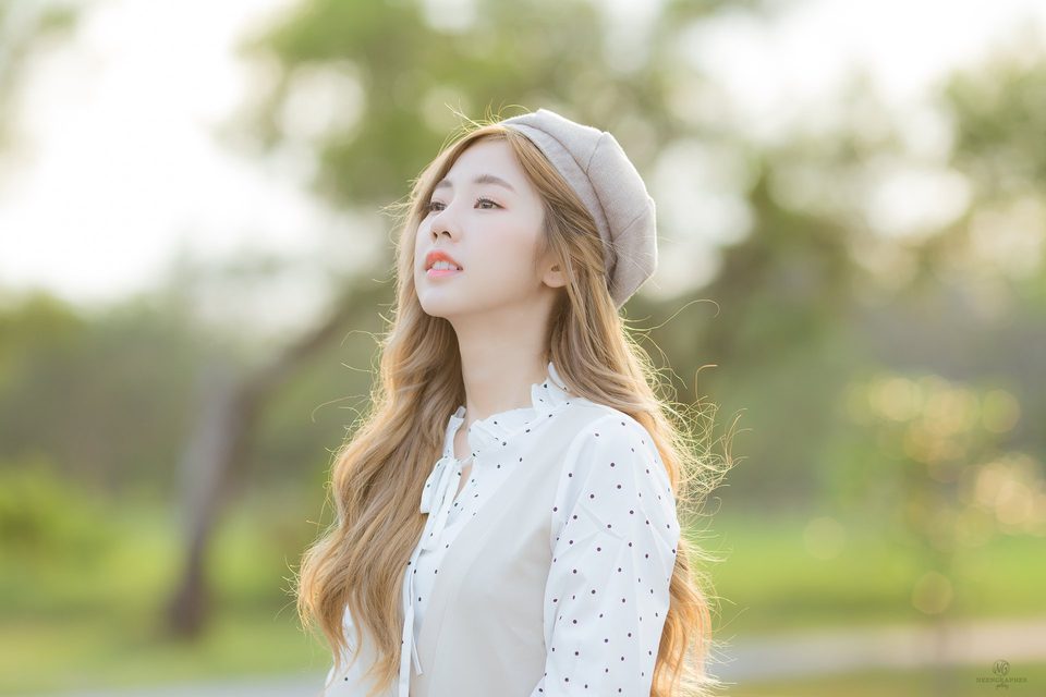 Nilawan Iamchuasawad   Beautiful girl in the flower field – ảnh 3