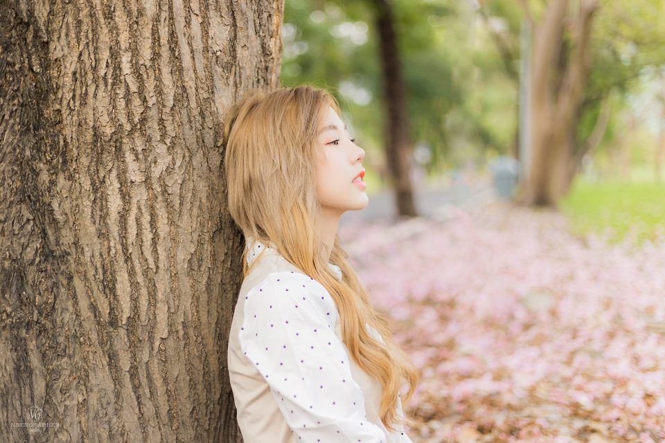 Nilawan Iamchuasawad   Beautiful girl in the flower field – ảnh 9