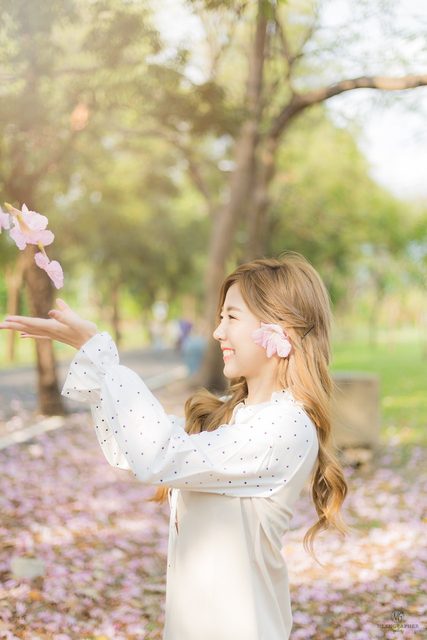 Nilawan Iamchuasawad   Beautiful girl in the flower field – ảnh 19