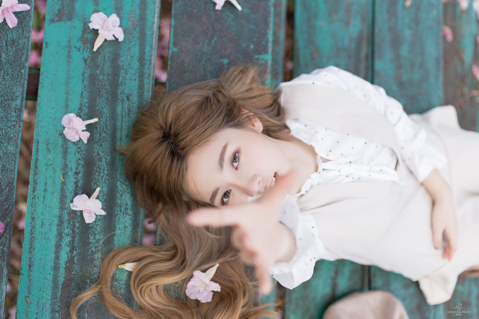 Nilawan Iamchuasawad   Beautiful girl in the flower field – ảnh 39