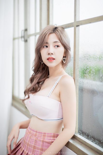 Nilawan Iamchuasawad So Beautiful With White Bra and Miniskirt – ảnh 1